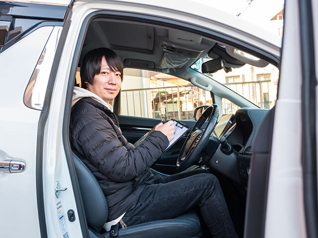 Mossガレージ車買取アドバイザーの黒崎僚